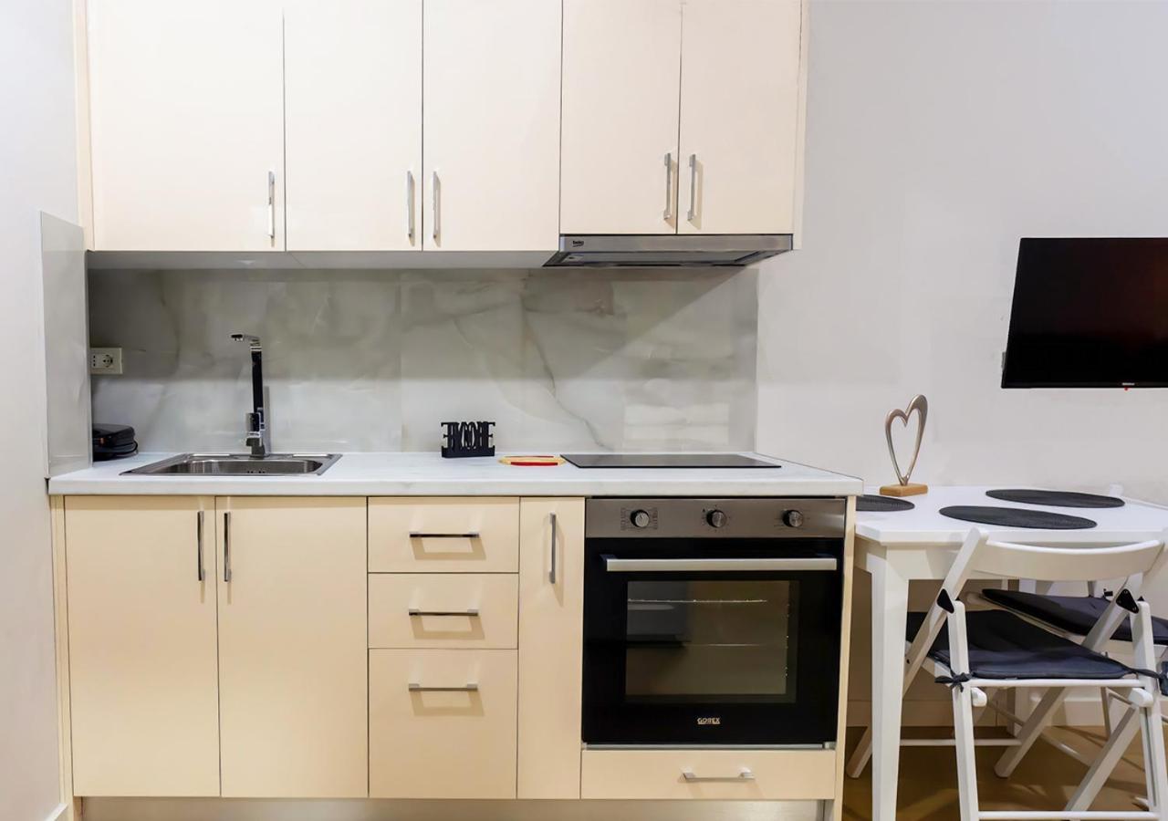 טיראנה Home Inn Apartment Near City Center מראה חיצוני תמונה