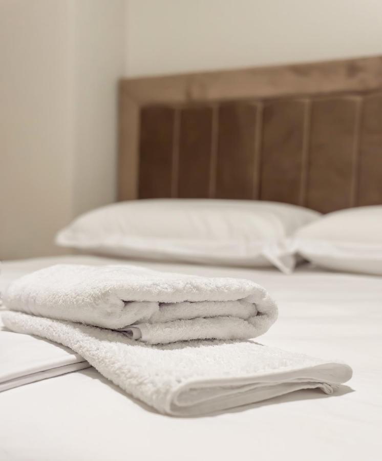טיראנה Home Inn Apartment Near City Center מראה חיצוני תמונה