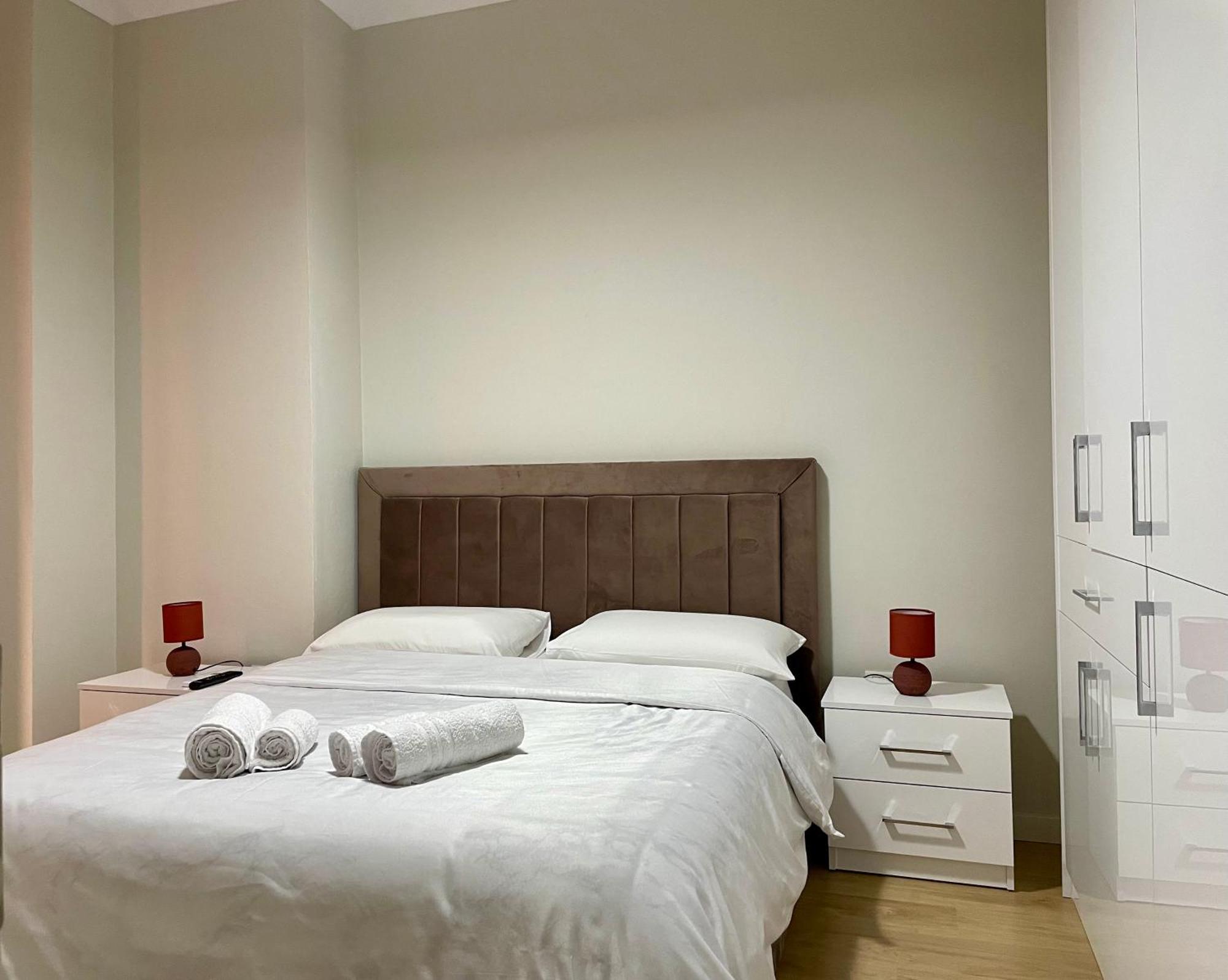 טיראנה Home Inn Apartment Near City Center מראה חיצוני תמונה