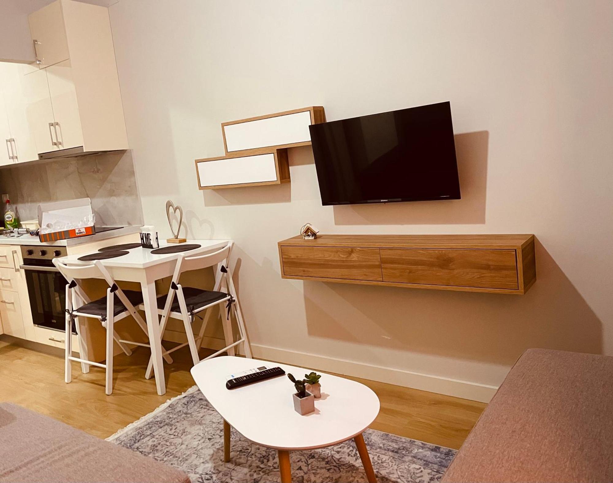 טיראנה Home Inn Apartment Near City Center מראה חיצוני תמונה